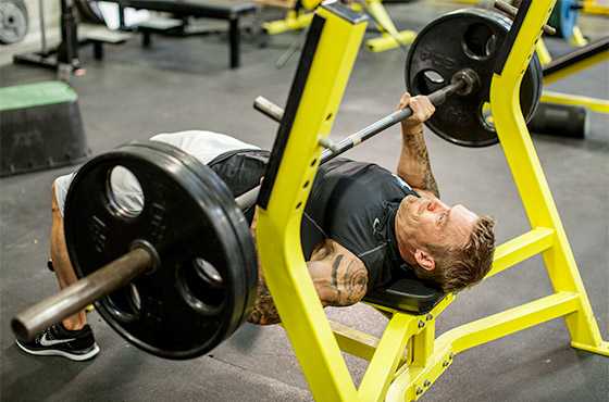 Что лучше, штанга или тренажер