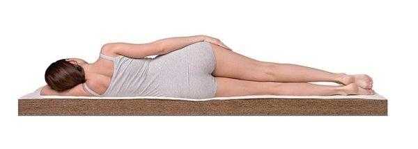 Спать необходимо на максимально жестком матрасе