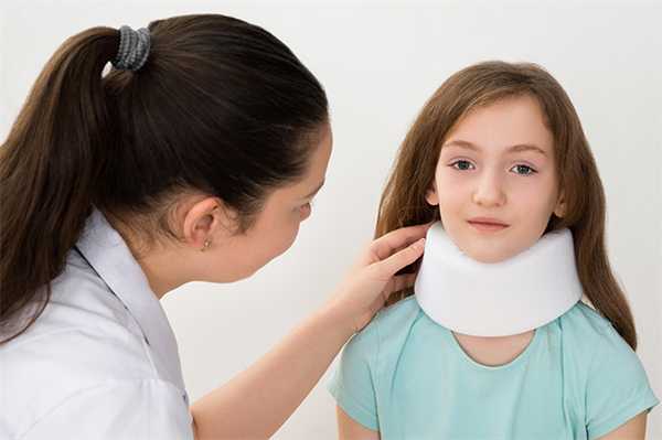 Гипсовый воротник для лечения