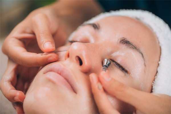 процедура для ухода за кожей вокруг глаз