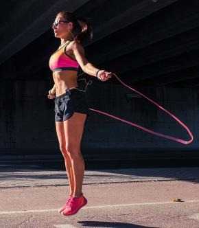 Прыжки на скакалке