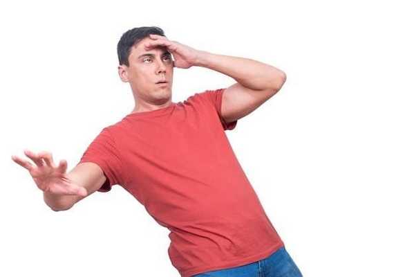 У мужчины кружится голова