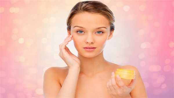 Совет № 4: перед прогулкой наносить на лицо крем