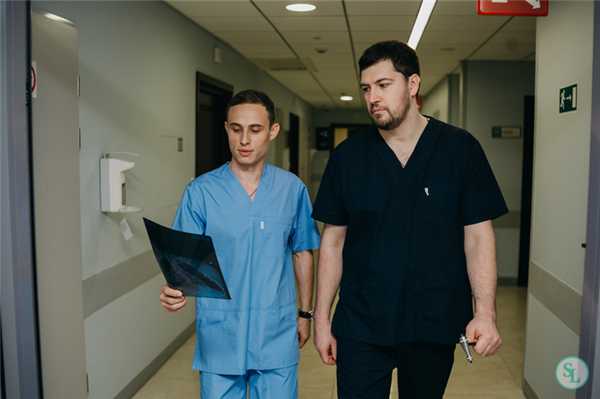 Наши хирурги