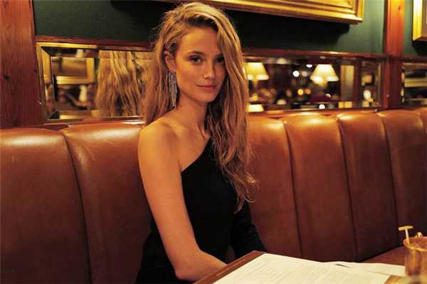 О чем поболтать с девушкой? 120 тем для беседы