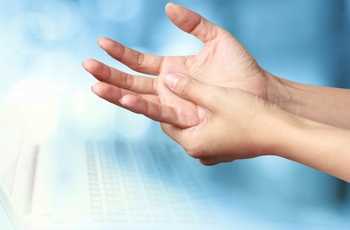 При травме запястного сустава важен процесс восстановления и разработки запястья. Существуют множество способов эффективно восстановить запястье, используя дома ряд упражнений.