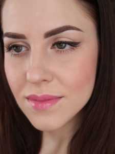 Романтичный дневной макияж