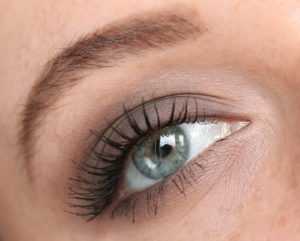 Дневной макияж в серых тонах