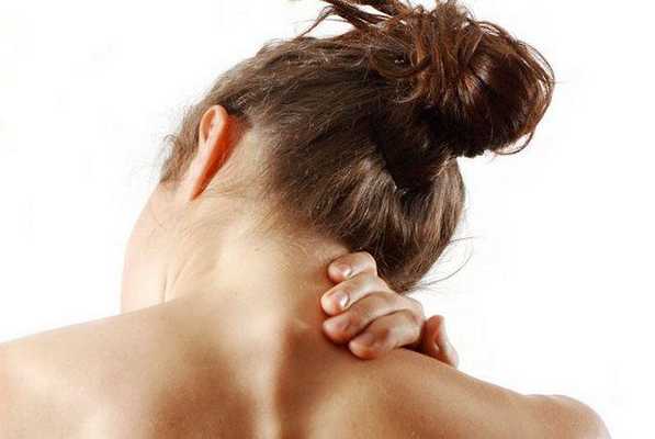 Боль в шее - скверное дело, и от нее нужно избавляться как можно быстрее