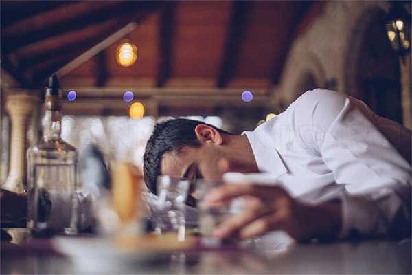 Мужчина напился