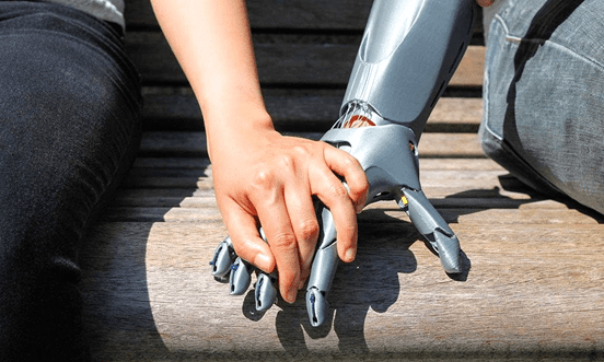 Современное протезирование помогает