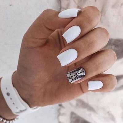 Красивый белый маникюр: зима 2020-2021
