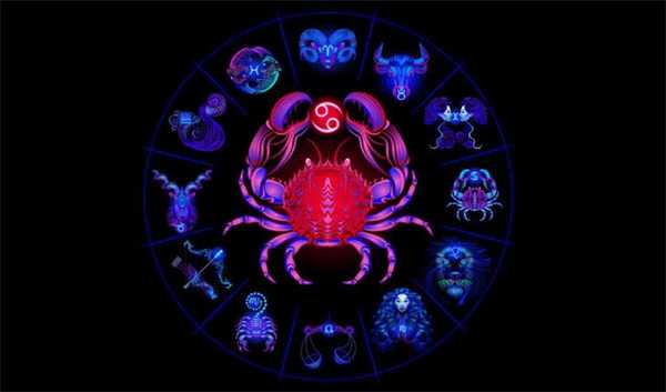 Как Рак ведет себя в отношениях?