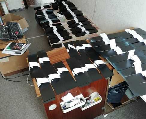 Экспонированные радиографические плёнки в лаборатории неразрушающего контроля