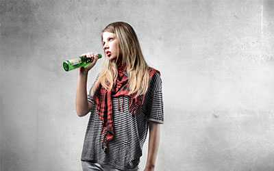 Почему алкоголизм особенно вреден для молодого организма - Веримед