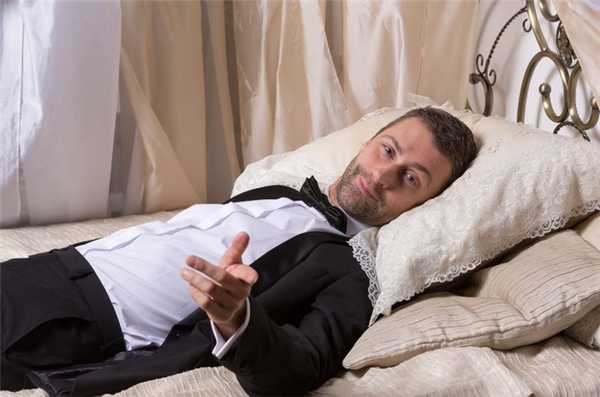 Почему альфонсов называют альфонсами?