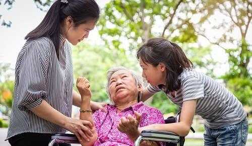 Приступ эпилепсии у пожилой женщины