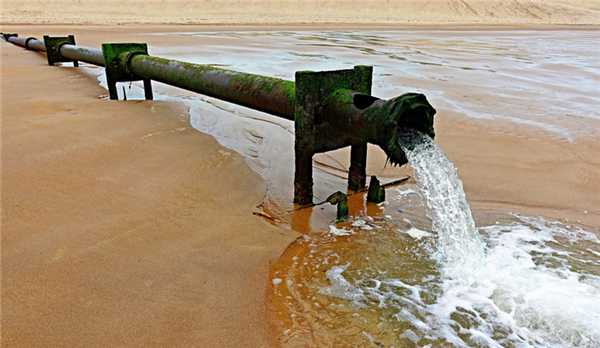 Основные источники загрязнения воды