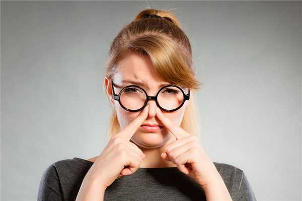 Запах рыбы: избыток триметиламина или гарднереллез