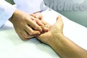 щелкающий палец диагностика